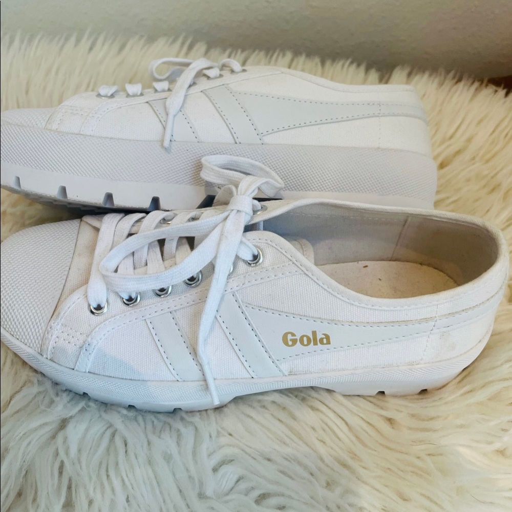 Gola Coaster sneakers; Size 8.